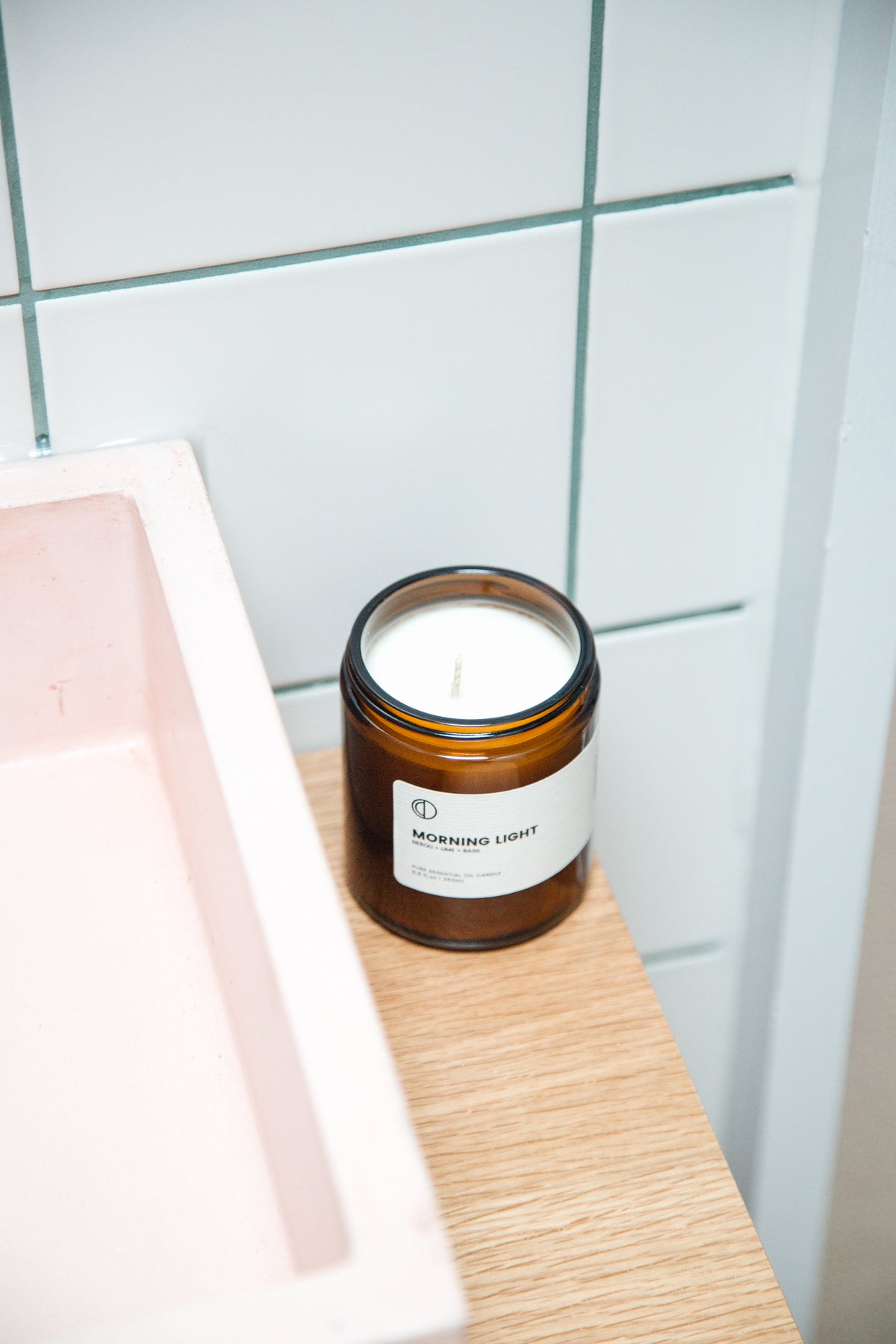 Lumière du matin (Néroli + Citron vert + Basilic) | Bougie en pot ambré