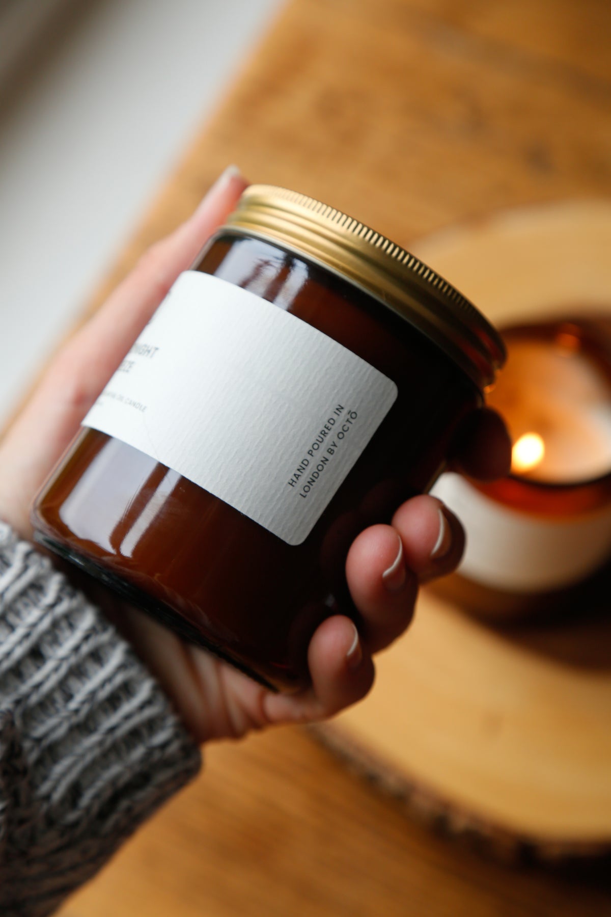 Brise de Minuit (Géranium rosat + Vétiver + Patchouli) | Bougie en pot ambré