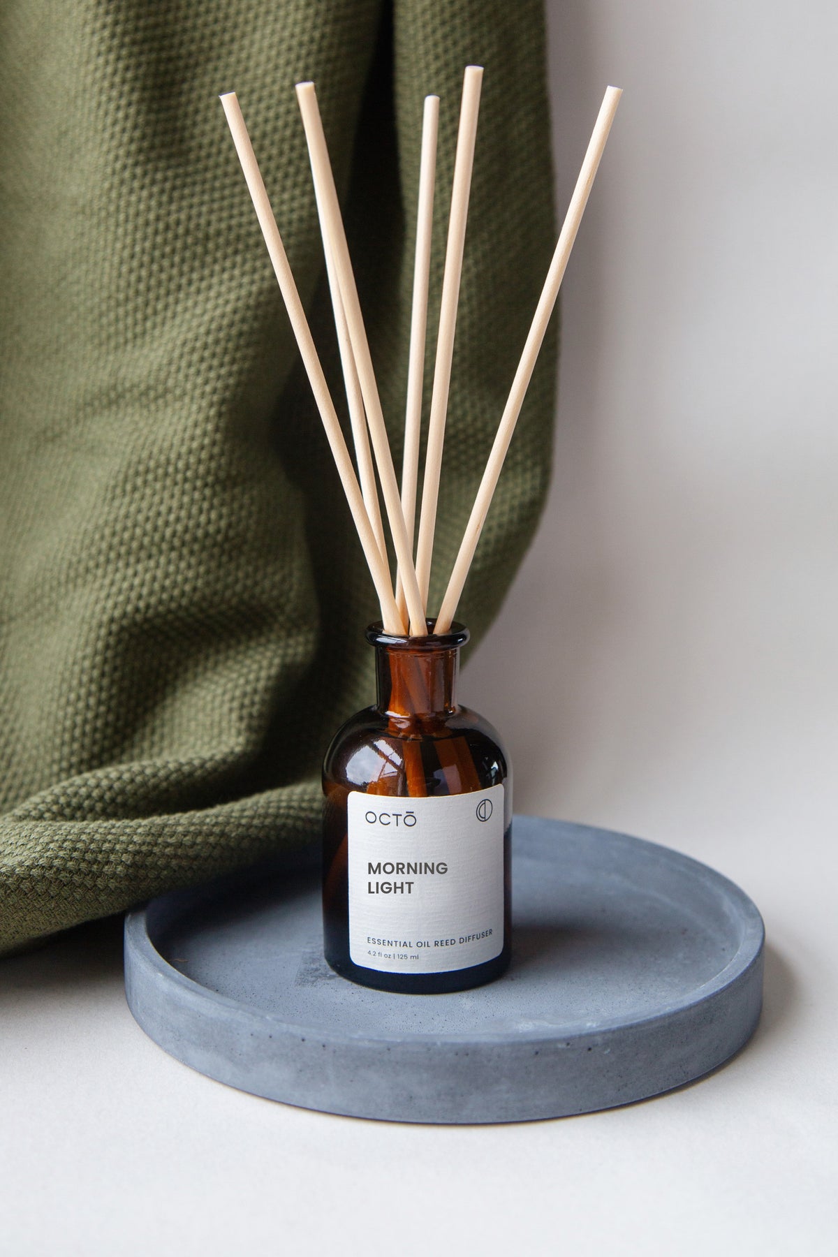 Lumière du matin (Néroli + Citron vert + Basilic) | Diffuseur à bâtonnets